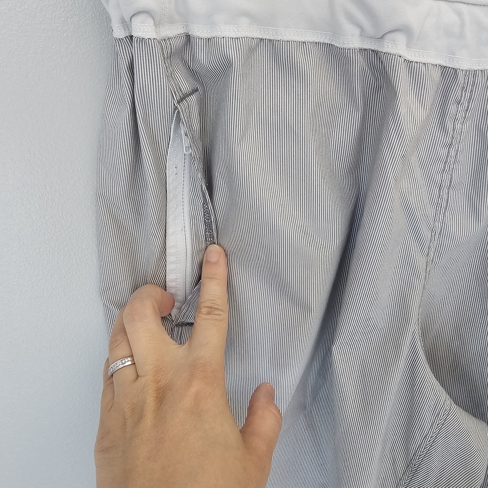 Gray and White High-Waisted Pants - Picture 6 of 9